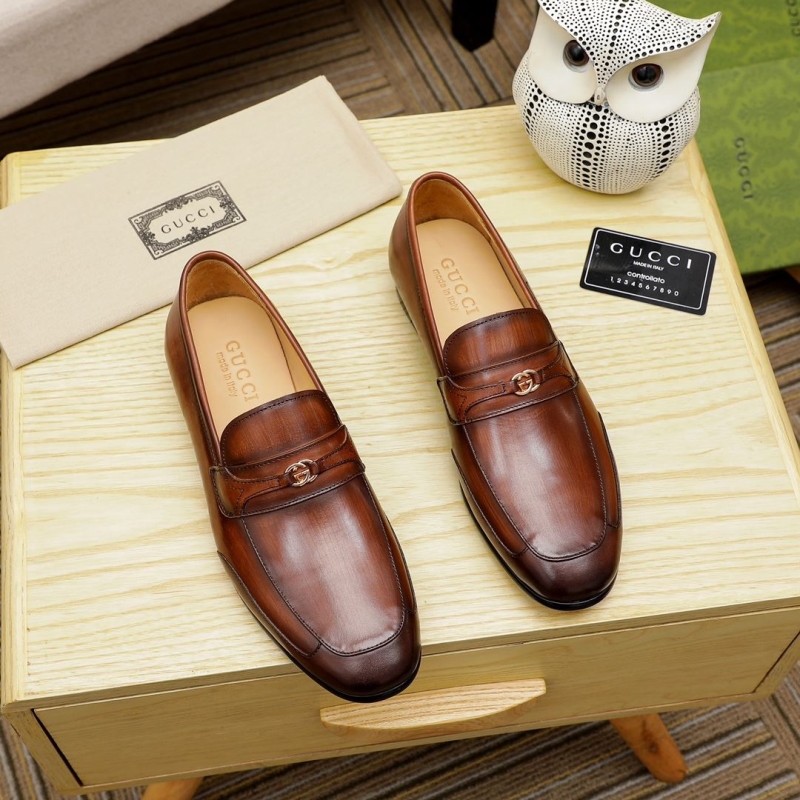 G*u*i leather shoes